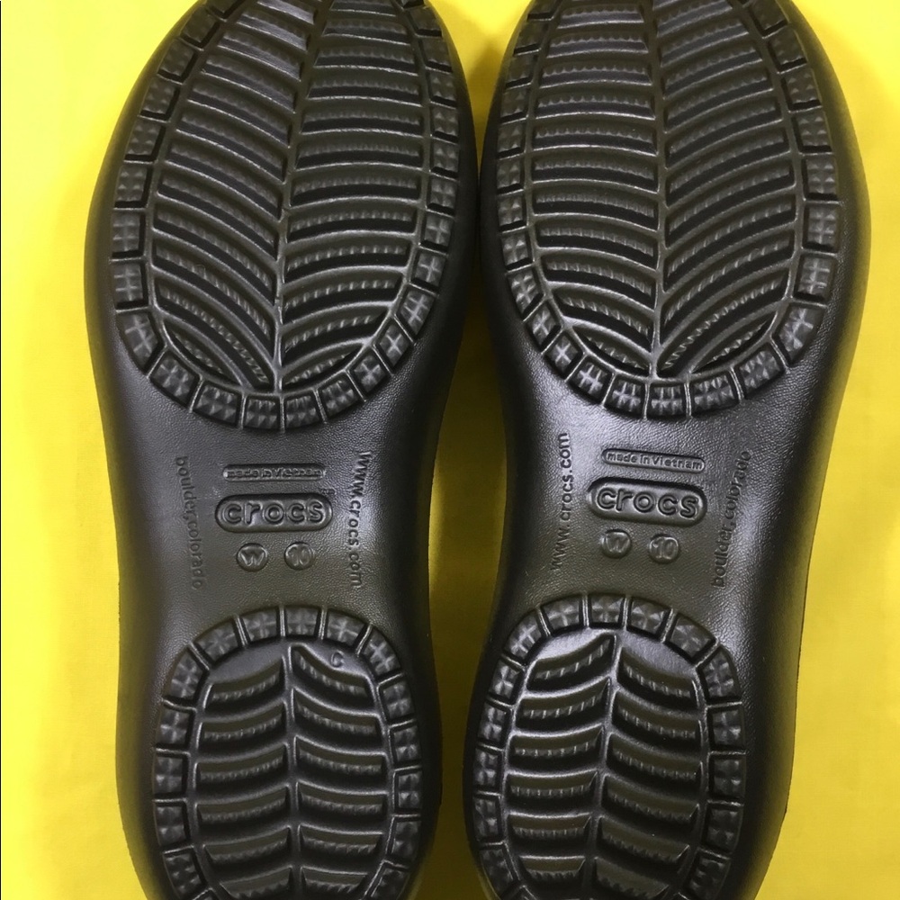 Cross Women’s Black Slip On’s SZ 10 gently used - Picture 6 of 7